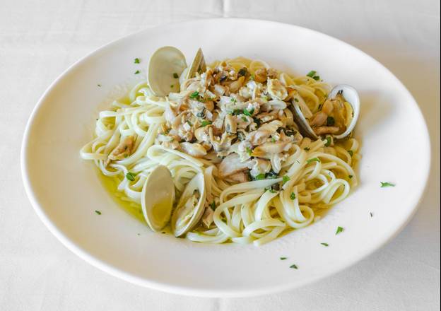 Order Linguini with Fresh Clams food online from Dante's Place Restaurant-Pizza store, Leonia on bringmethat.com