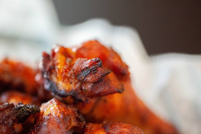 Order 6 Wings food online from Tom, Dick & Hank store, Atlanta on bringmethat.com