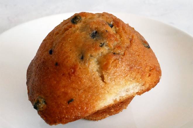 Order Blueberry Muffin food online from The Broken Yolk Cafe store, TEMECULA on bringmethat.com