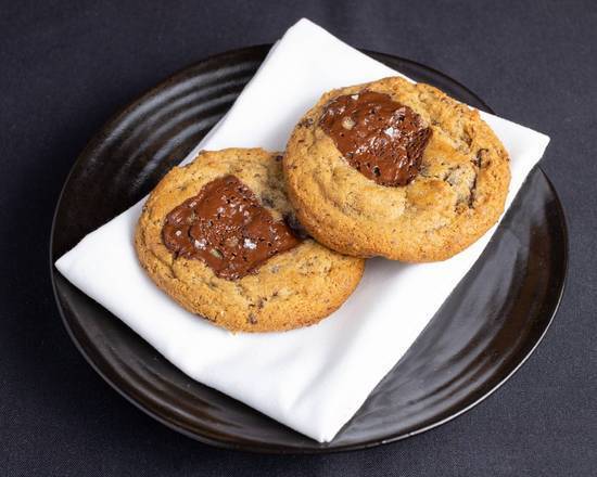 Order Valrhona Chocolate Chunk Cookie (V) by China Live Signatures food online from Barzotto store, Palo Alto on bringmethat.com