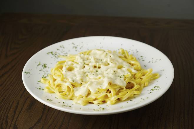 Order Fettuccine Alfredo Pasta food online from Rosati's Pizza store, Hanover Park on bringmethat.com