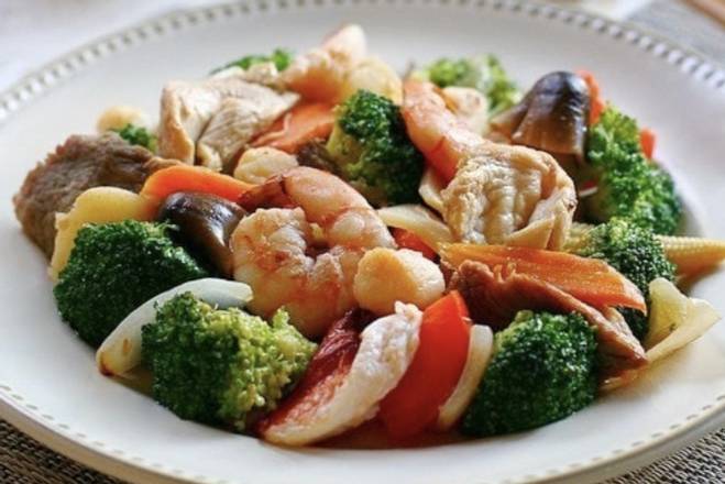 Order Four Seasons food online from Red Apple Chinese Restaurant store, Harahan on bringmethat.com