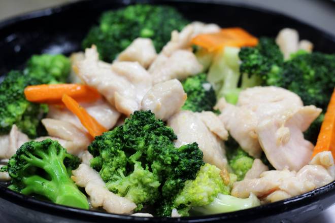 Order C2. Broccoli Chicken food online from Captain King's Seafood City store, Memphis on bringmethat.com