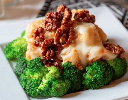 Order Creamy Honey Walnut Shrimp (核桃虾) food online from East Pearl store, Duluth on bringmethat.com