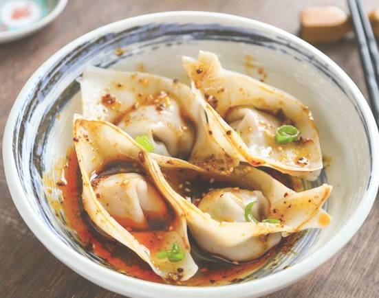 Order Wontons w. Hot oil & Sesame Sauce food online from Szechuan Delight Restaurant store, New York on bringmethat.com