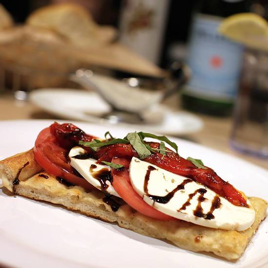 Order Di Casa Pie food online from Mama Theresa's store, Westbury on bringmethat.com