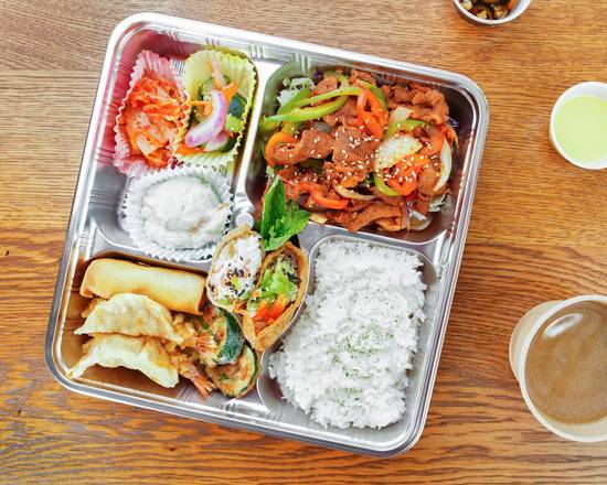 Order Spicy Stir-Fry Pork Bento food online from Yeti Bento store, Bellevue on bringmethat.com