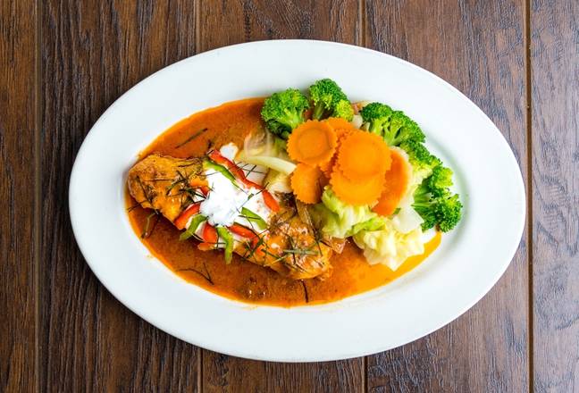 Order Curry Salmon food online from Celadon Thai Kitchen store, Los Angeles on bringmethat.com