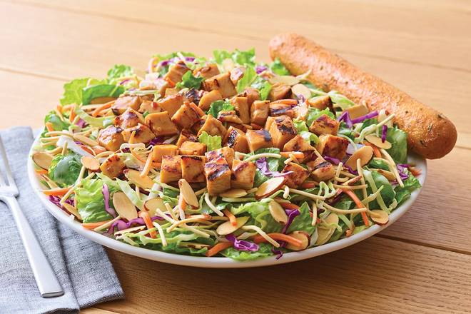 Order Grilled Oriental Chicken Salad food online from Applebee's store, Gainesville on bringmethat.com