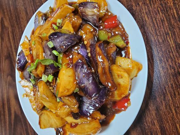 Order V3. Stir-Fried Three Different Veggies 地三鲜 food online from Chopsticks Cuisine store, Seattle on bringmethat.com