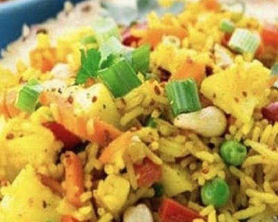 Order Pineapple Fried Rice food online from Topthai Kitchen store, Lincoln on bringmethat.com