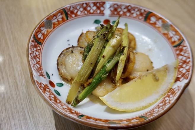 Order Scallops Garlic Butter Sauté food online from Golden Pork Tonkotsu Ramen Bar store, Honolulu on bringmethat.com
