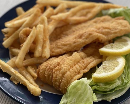 Order Fried Fish Dinner (Catfish)  food online from Milwaukee Classic Pizza store, Milwaukee on bringmethat.com