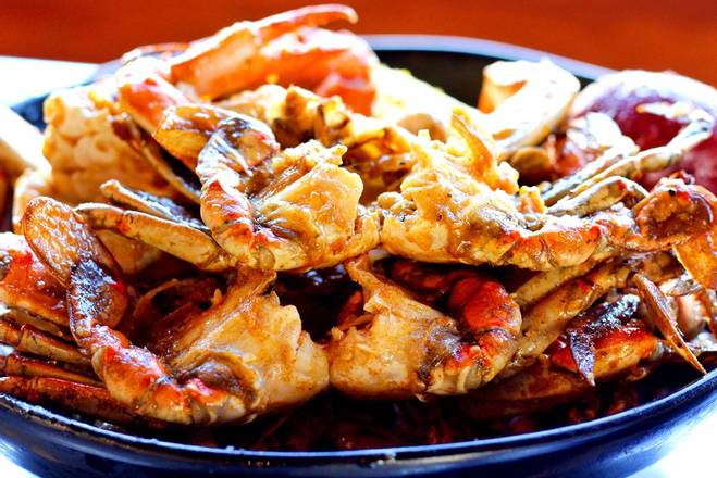 Order M1. BLUE CRAB (1Lb) food online from Captain King's Seafood City store, Memphis on bringmethat.com