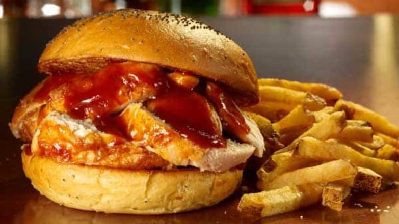 Order BBQ Chicken Sandwich food online from Dallas BBQ store, Jamaica on bringmethat.com