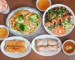 Pho Tau Bay