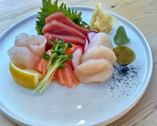 Order Assorted Sashimi  food online from Iki Ramen store, Los Angeles on bringmethat.com