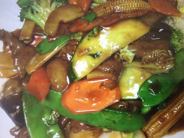 Order Hunan Beef food online from Canton Chinese Restaurant store, Richardson on bringmethat.com