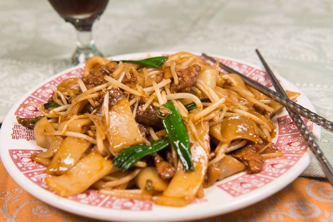 Order Beef Chow Fun food online from Hong Kong Alleys Kitchen store, Union Park on bringmethat.com