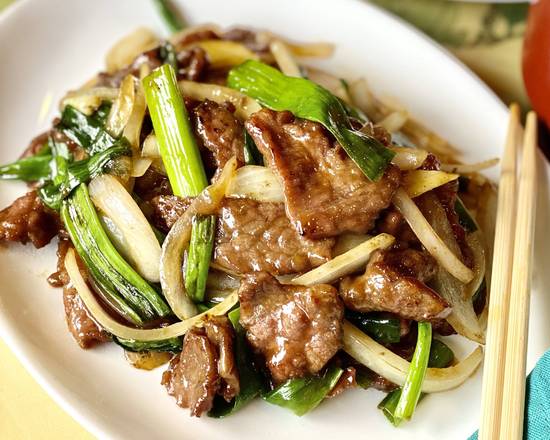 Order B12. Beef with Green Onion food online from Din Ho Chinese BBQ store, Austin on bringmethat.com