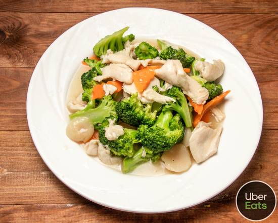 Order Chicken with Broccoli (芥兰鸡片) food online from East Pearl store, Duluth on bringmethat.com