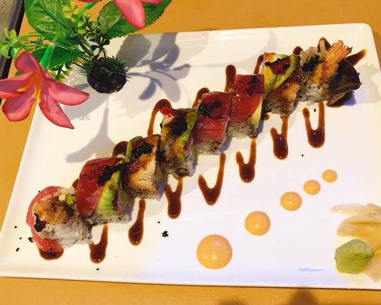 Order Color Dragon Roll  (8pcs) food online from Shogun Japanese Restaurant store, Palm Harbor on bringmethat.com