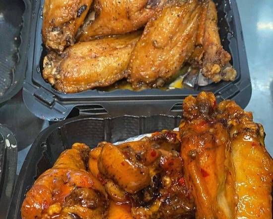 Order Authentic Wings food online from Coney Island House Of Wings store, New York on bringmethat.com