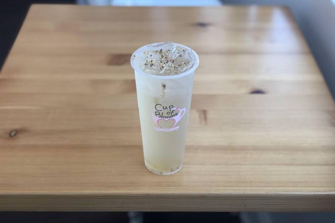 Order Osmanthus Cold Brew Oolong Tea food online from Cup Of Blooms store, San Mateo on bringmethat.com