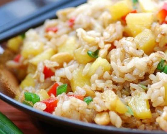 Order R8. Pineapple with Chicken Fried Rice 菠萝鸡炒饭 food online from Chopsticks Cuisine store, Seattle on bringmethat.com