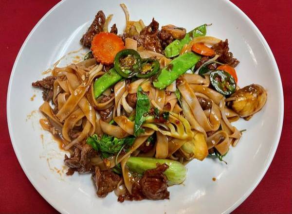 Order Drunken Noodles food online from Mulan Asian Bistro East store, Memphis on bringmethat.com