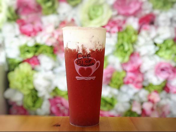 Order Strawberry Green Tea w.Cheese Top food online from Cup Of Blooms store, San Mateo on bringmethat.com