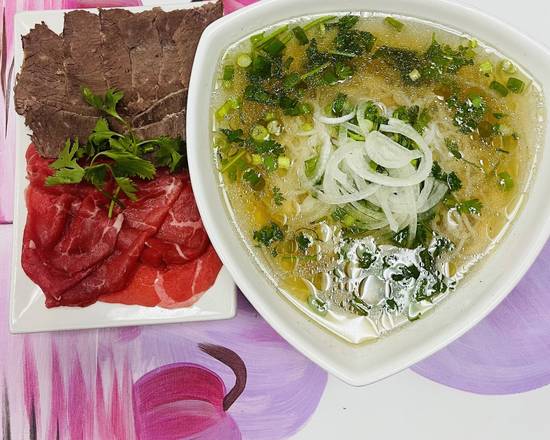 Order P5. Steak and Brisket Noodle Soup food online from Pho Binh Minh store, Maple Valley on bringmethat.com