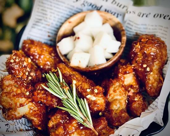 Order Sweet and Spicy Chicken Wings (9 pcs) food online from Oh Dessert Cafe store, SF on bringmethat.com