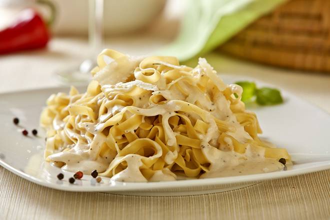 Order Fettuccine Pasta food online from Spaghetto store, Davie on bringmethat.com