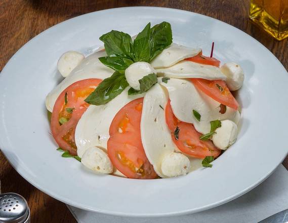 Order Caprese food online from Mangiano Pizza Restaurant & Catering store, Hanover on bringmethat.com