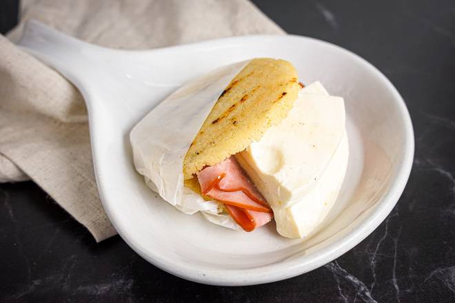 Order Arepa con Jamón y Queso food online from Sabor Venezolano Kendall store, Miami on bringmethat.com