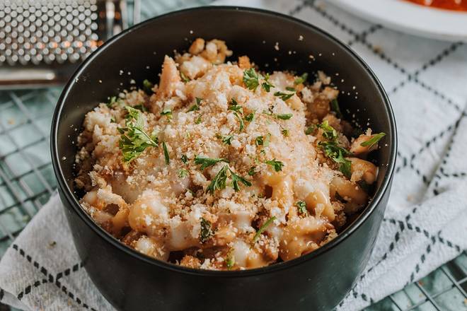 Order CHICKEN & BACON MAC food online from Old Chicago store, Lakewood on bringmethat.com