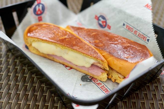 Order Medianoche food online from Latin Cafe 2000 store, Miami on bringmethat.com