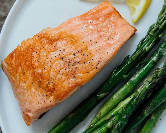 Order Pan Fried Salmon Steak 煎封三紋魚扒 food online from Jin Ding Restaurant store, Bryn Mawr on bringmethat.com