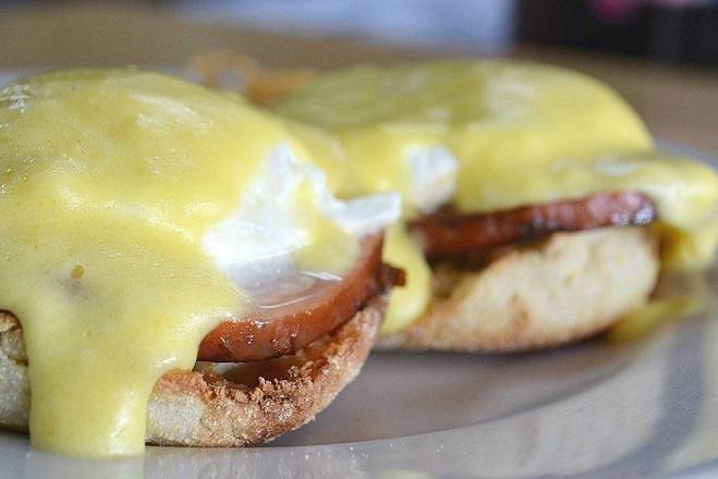 Order Two Eggs with Eggs Bendict food online from Old Dixie Cafe Breakfast And Lunch store, Jupiter on bringmethat.com