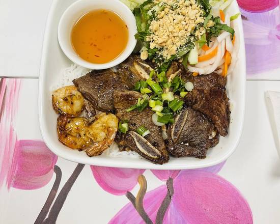 Order B5. Grilled Beef Short Ribs And Shrimp food online from Pho Binh Minh store, Maple Valley on bringmethat.com