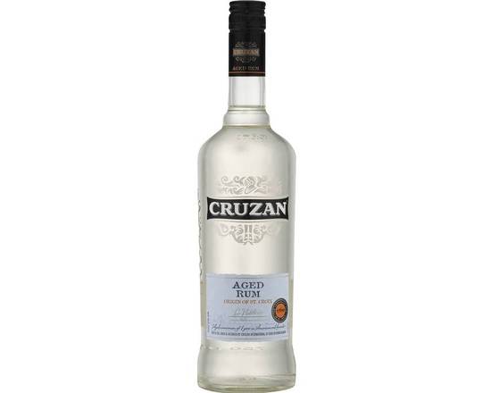 Order Cruzan Aged Light, 750mL rum (40.0% ABV) food online from Woodbury Wine & Spirits store, ORLANDO on bringmethat.com