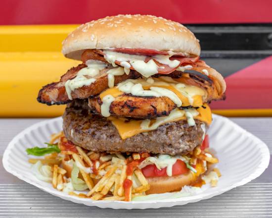 Order Hamburguesa Triple food online from Tartara y Alemana FoodTruck store, Miami on bringmethat.com
