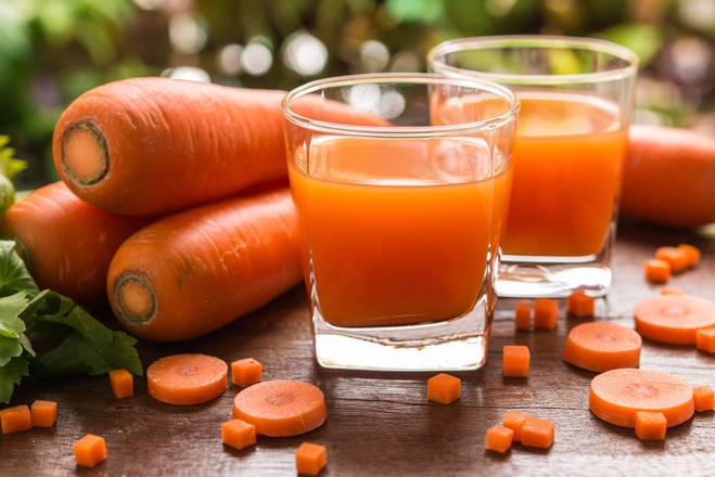 Order Orange & Carrot Juice (16oz) food online from Jewel Or Juice store, Honolulu on bringmethat.com