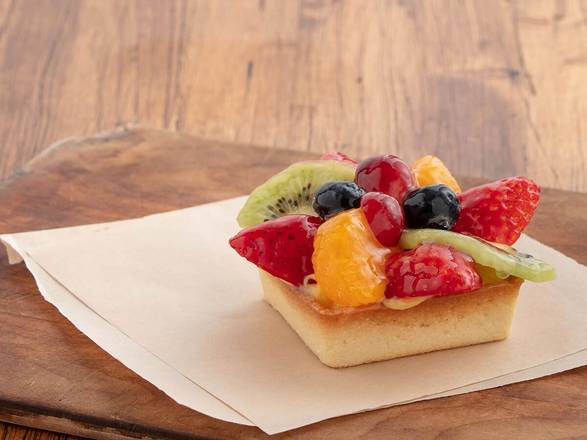 Order Fresh Fruit Tart food online from La Madeleine Country French Cafe store, Harahan on bringmethat.com