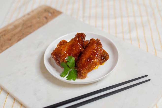 Order Louie's Hot Wings (3) food online from Louie's Chinese Cuisine store, Wilmington on bringmethat.com