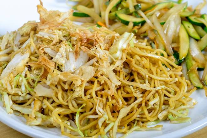 Order CHICKEN YAKISOBA food online from Samurai store, Miami on bringmethat.com