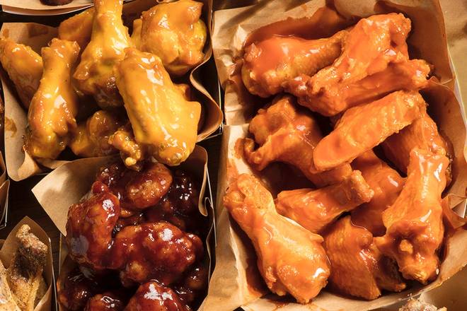 Order 30 PC CLASSIC WINGS food online from Charleys Cheesesteaks And Wings store, Orlando on bringmethat.com