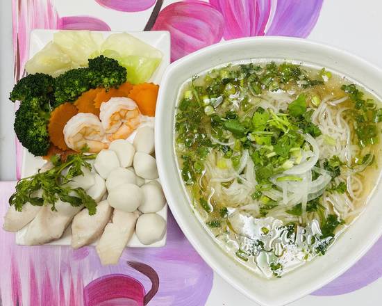 Order P12. Seafood And Vegetables Noodle Soup food online from Pho Binh Minh store, Maple Valley on bringmethat.com