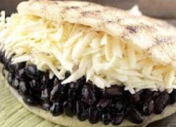 Order Arepa Domino food online from Arepa One store, Hialeah on bringmethat.com